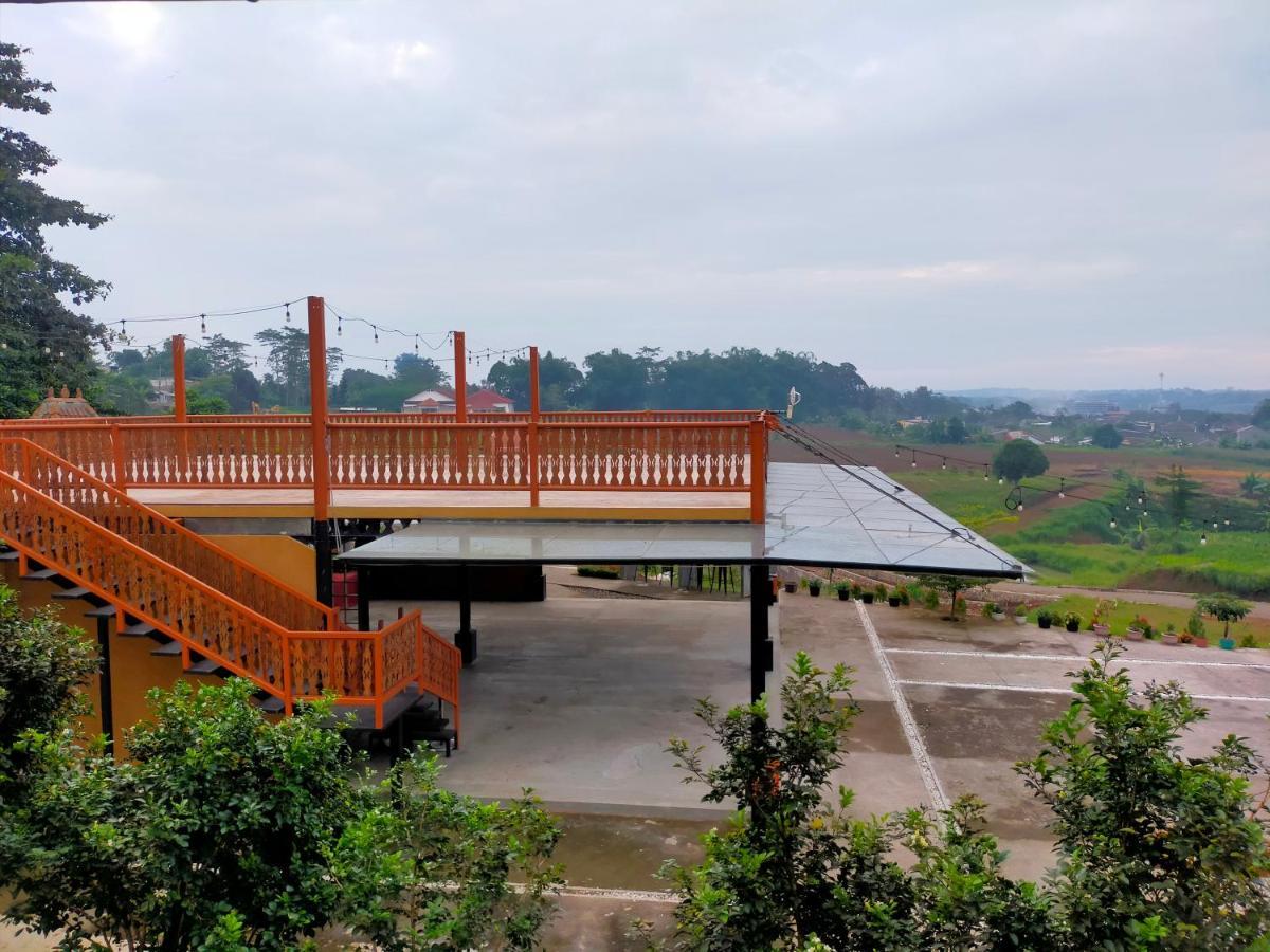 Joglo Kumpul Resort Cangkiran エクステリア 写真